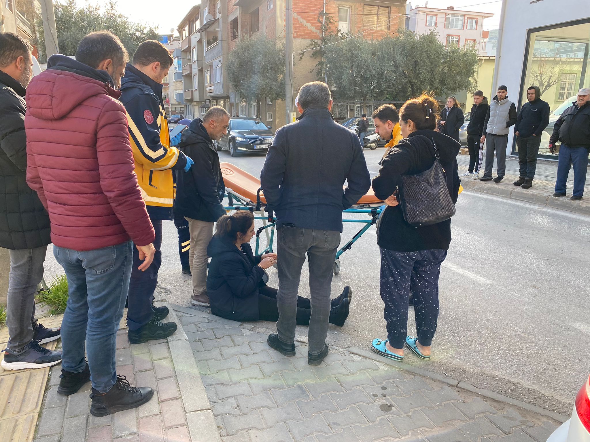 OTOMOBİL YAYA’ YA ÇARPTI