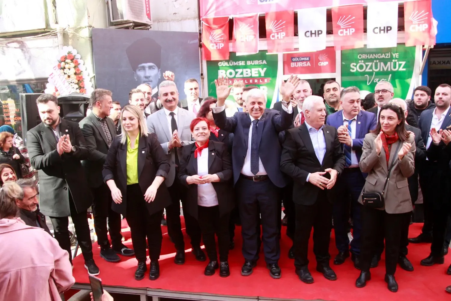 CHP Orhangazi Seçim Bürosu’na Coşkulu Açılış