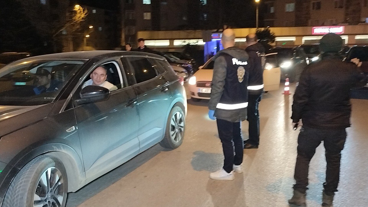 BURSA’DA  POLİSLER GÖZ AÇTIRMADI