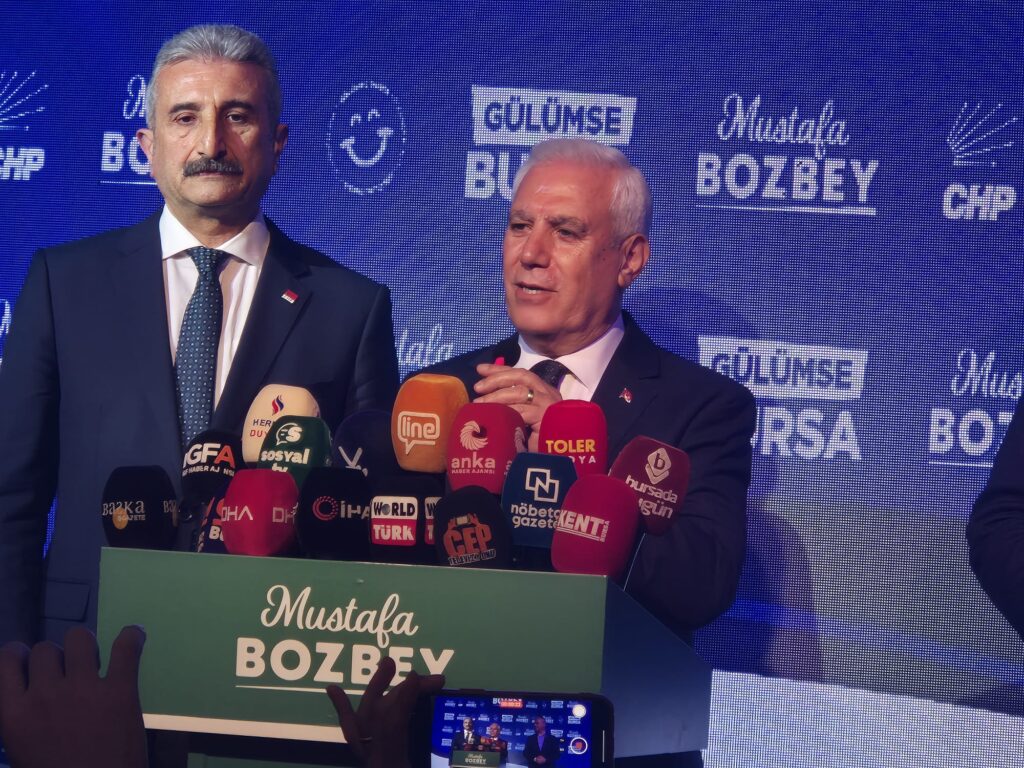 BURSA’DA YEREL SEÇİMİ KAZANAN BOZBEY OLDU