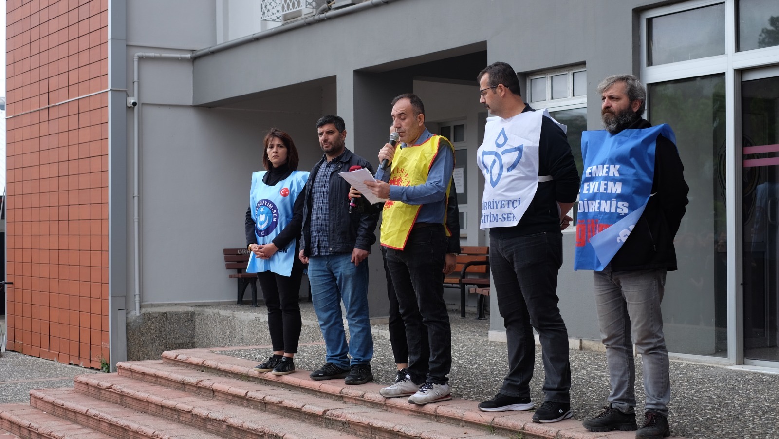 Öğretmen Cinayeti Sendikaları Harekete Geçirdi