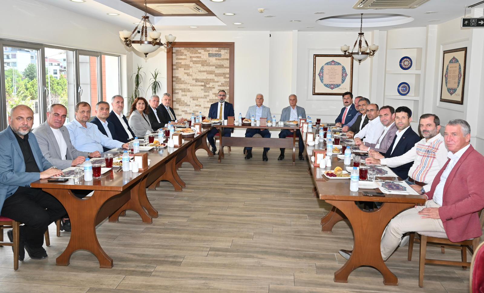 Bursa’nın Geleceği İçin 17 İlçe Başkanı Toplandı