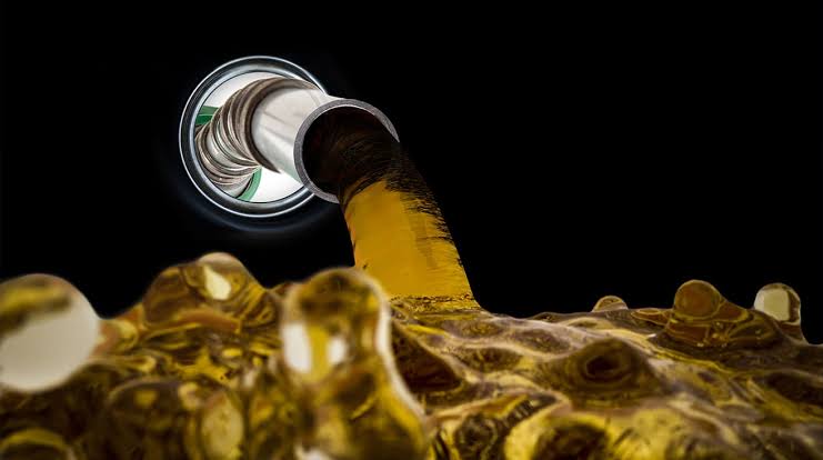 Benzinin Litresi Perşembe Günü Zamlanacak